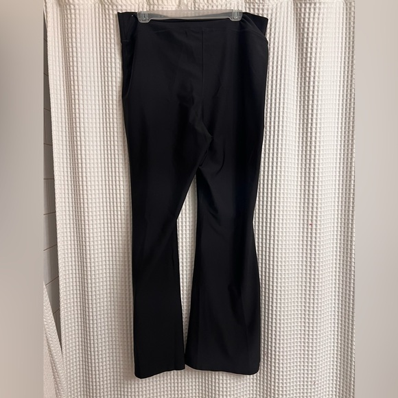 Old Navy Active extra high-rise flare power soft - Picture 2 of 3